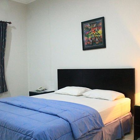 Carica Homestay Surabaya Eksteriør billede