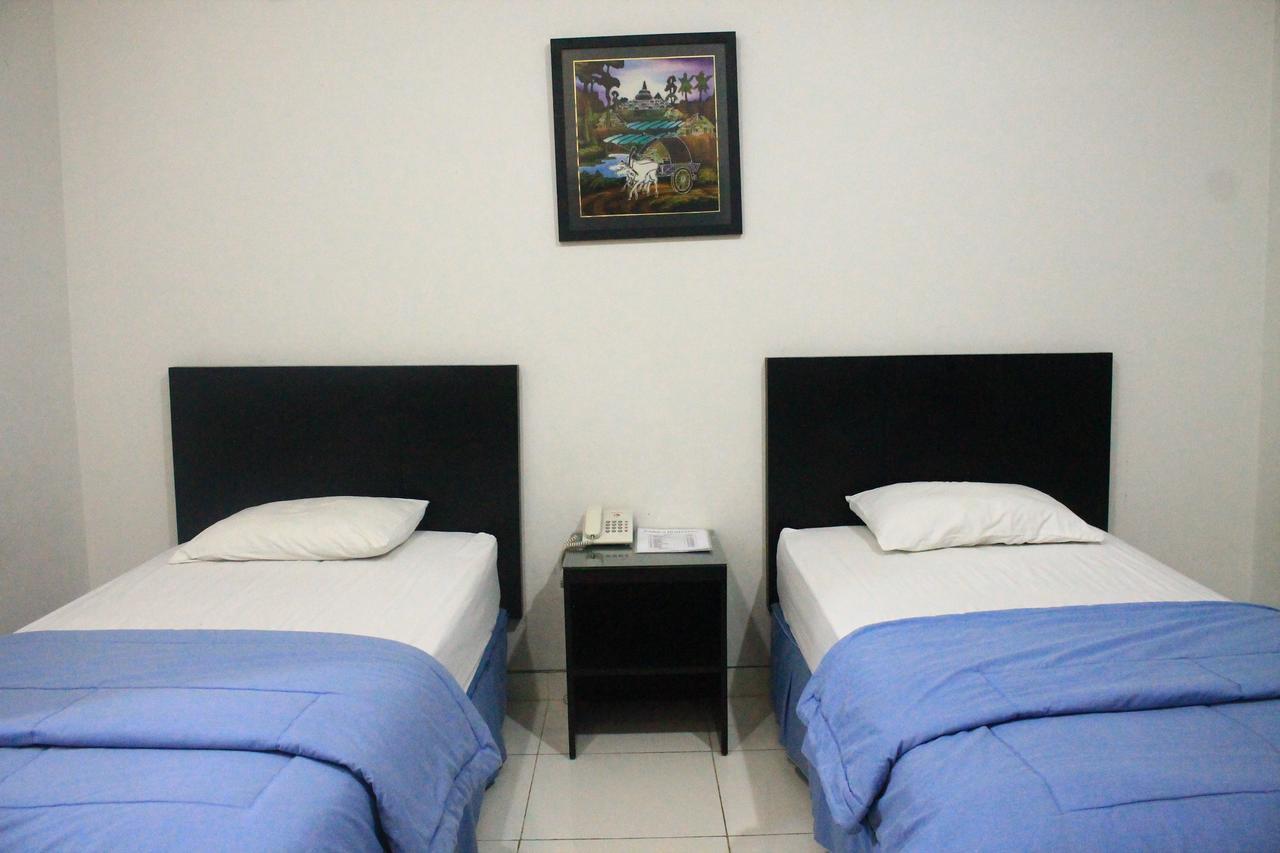 Carica Homestay Surabaya Eksteriør billede