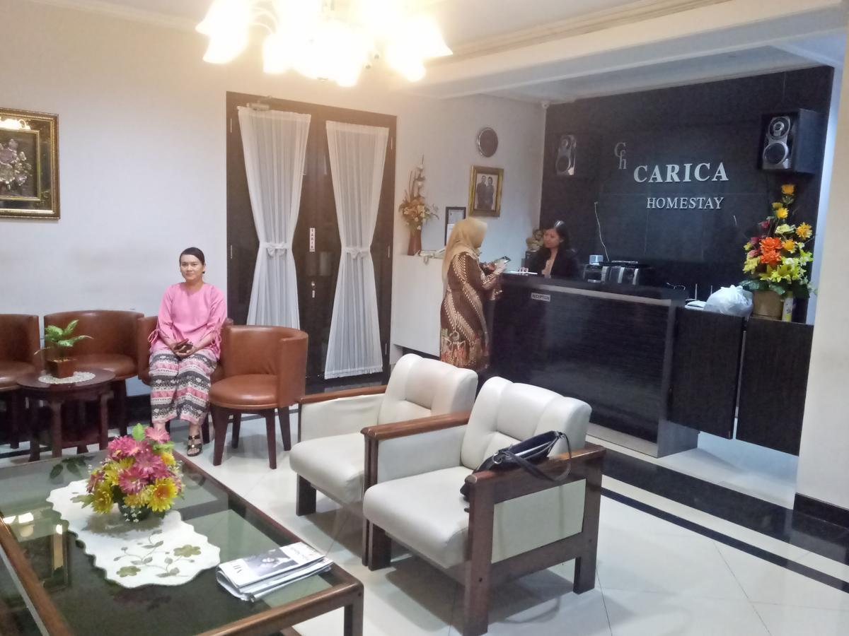 Carica Homestay Surabaya Eksteriør billede
